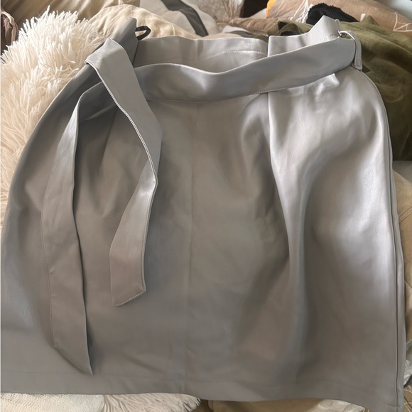 Paper bag leather skirt - Picture 2 of 4